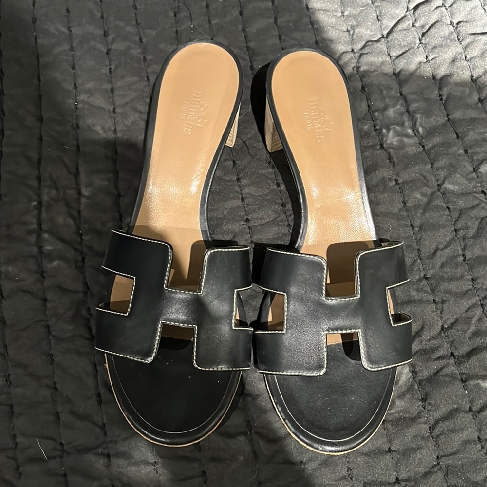 Hermes Oasis Sandals - size 39. Excellent condition!!!